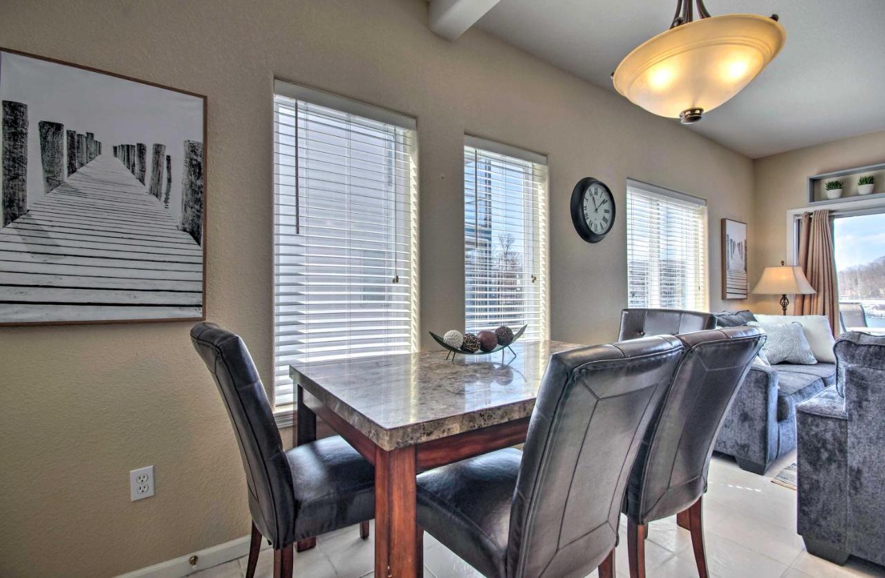 Lakefront Ozark Condo With Views And Boat Slip! Лейк Озарк Екстериор снимка